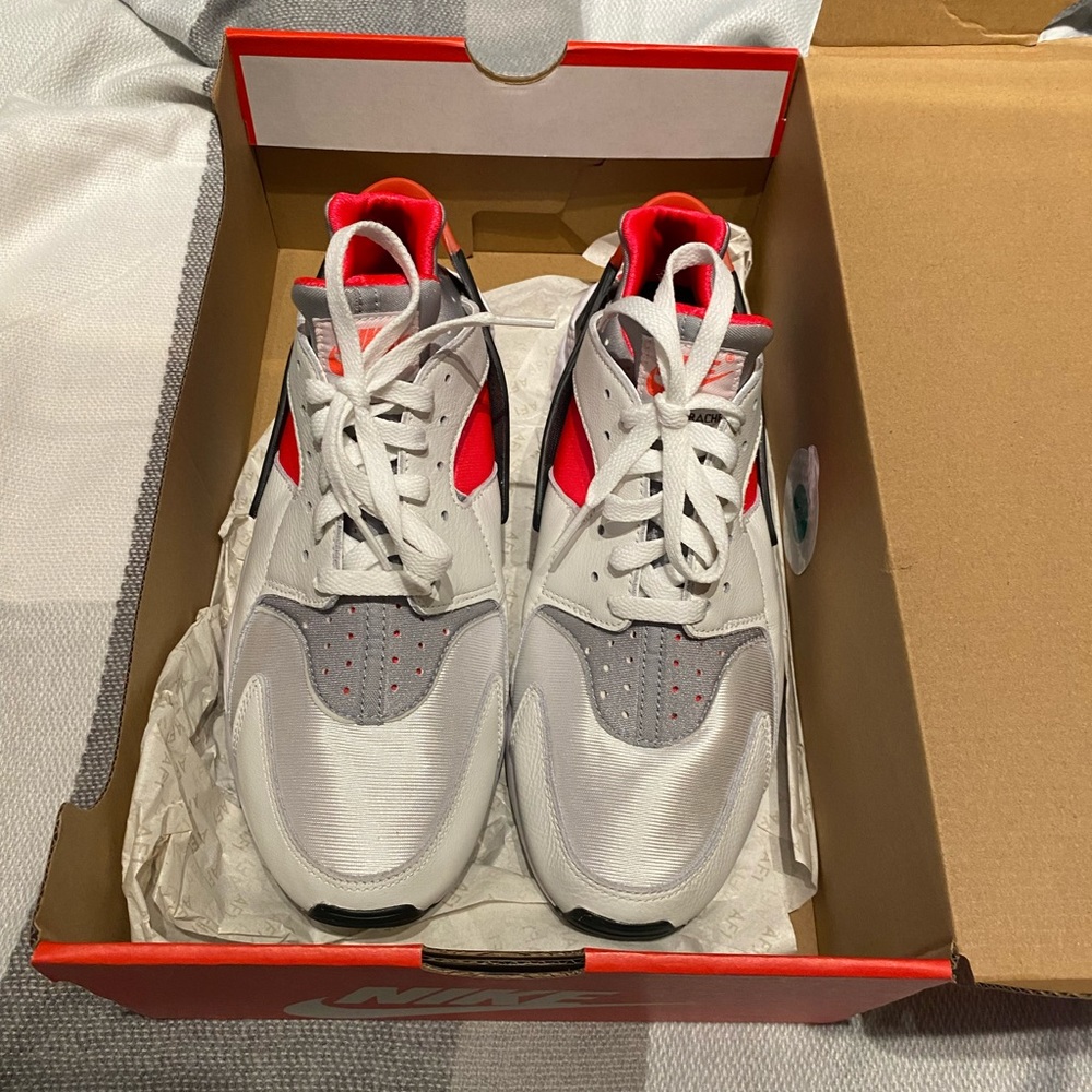 Nike Huarache 1 year old. Only wear 2 times